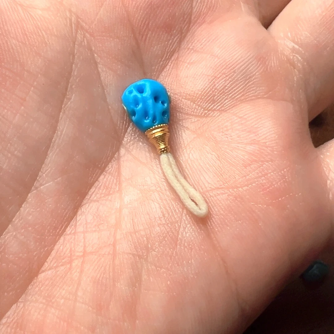 ****生绿松石未镶嵌颈饰