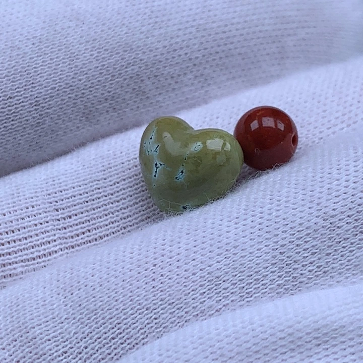 南红玛瑙未镶嵌珠宝奇石