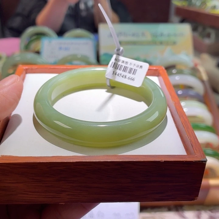 和田玉未镶嵌手镯58 圈口55