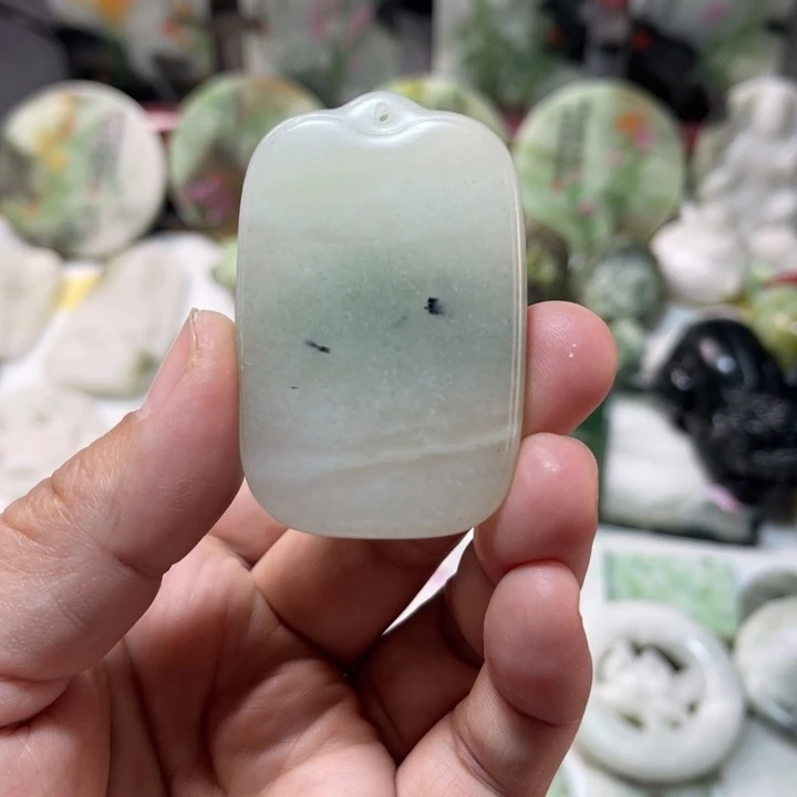 独山玉未镶嵌颈饰