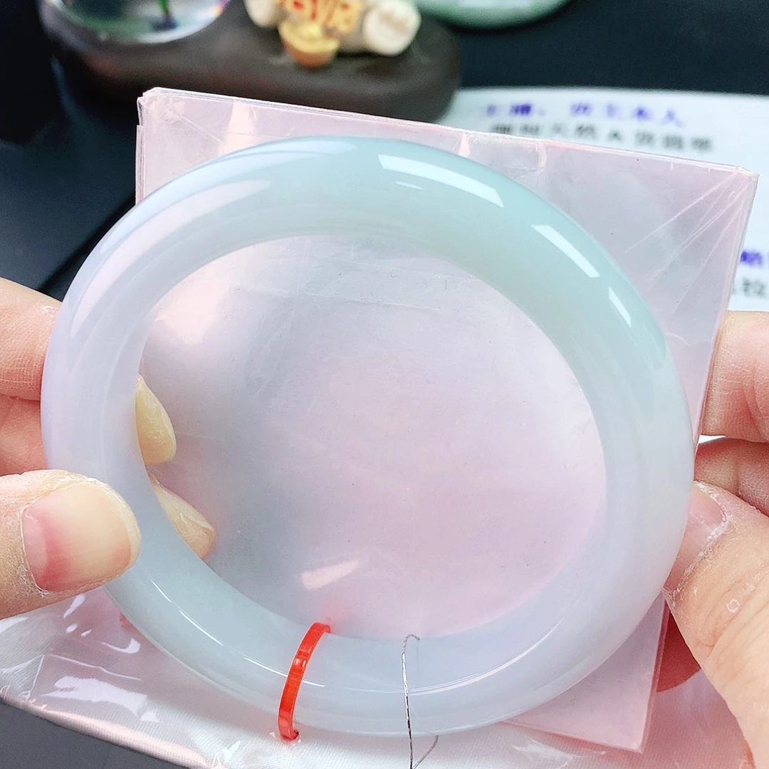 翡翠手镯未镶嵌63圈