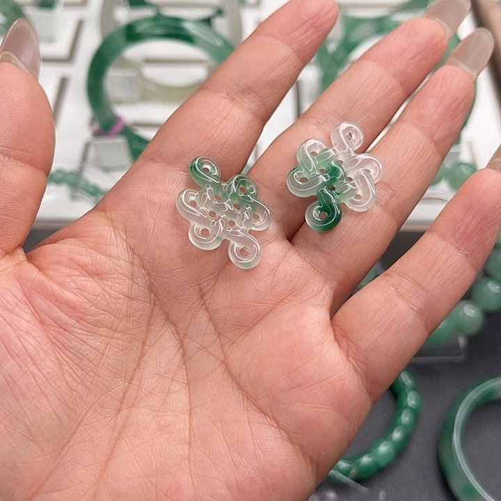 石英质玉未镶嵌颈饰海*