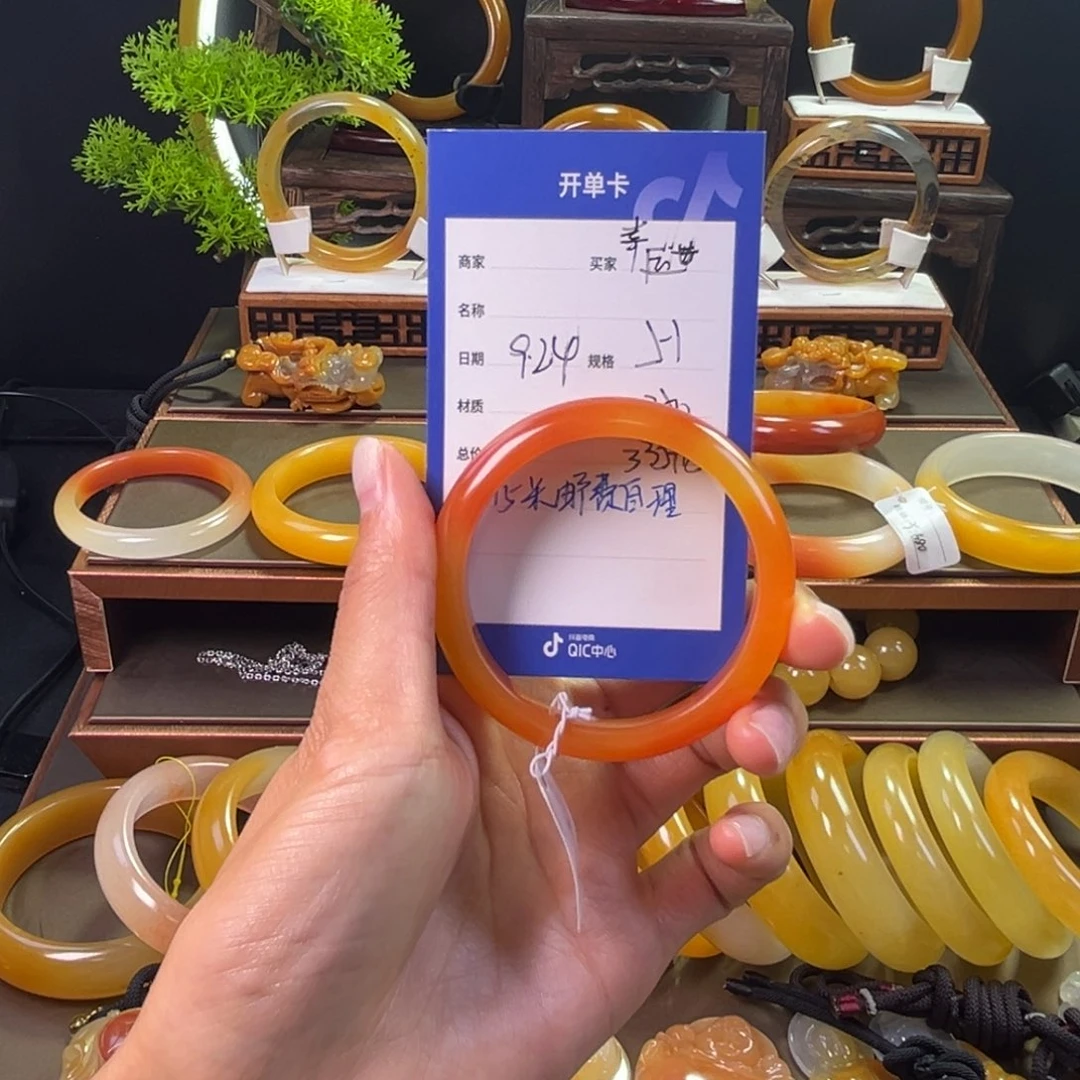 未镶嵌手镯石英质玉幸*