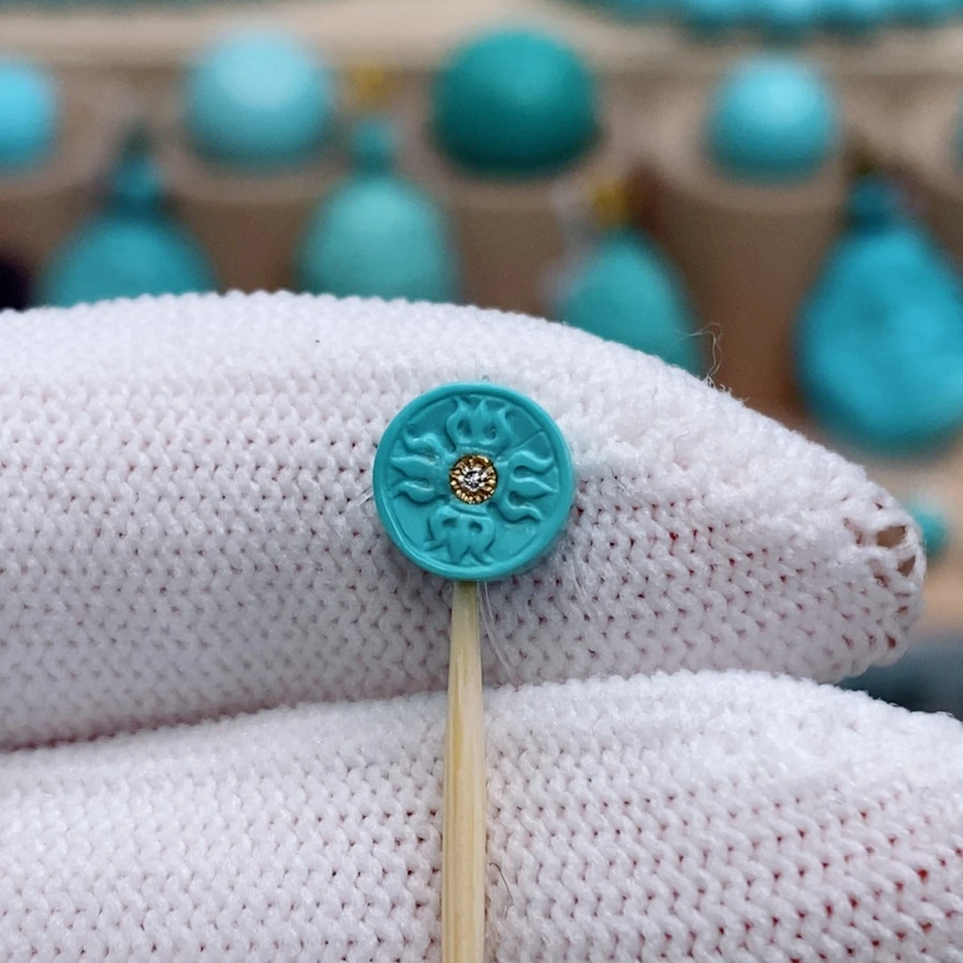 绿松石未镶嵌珠宝奇石