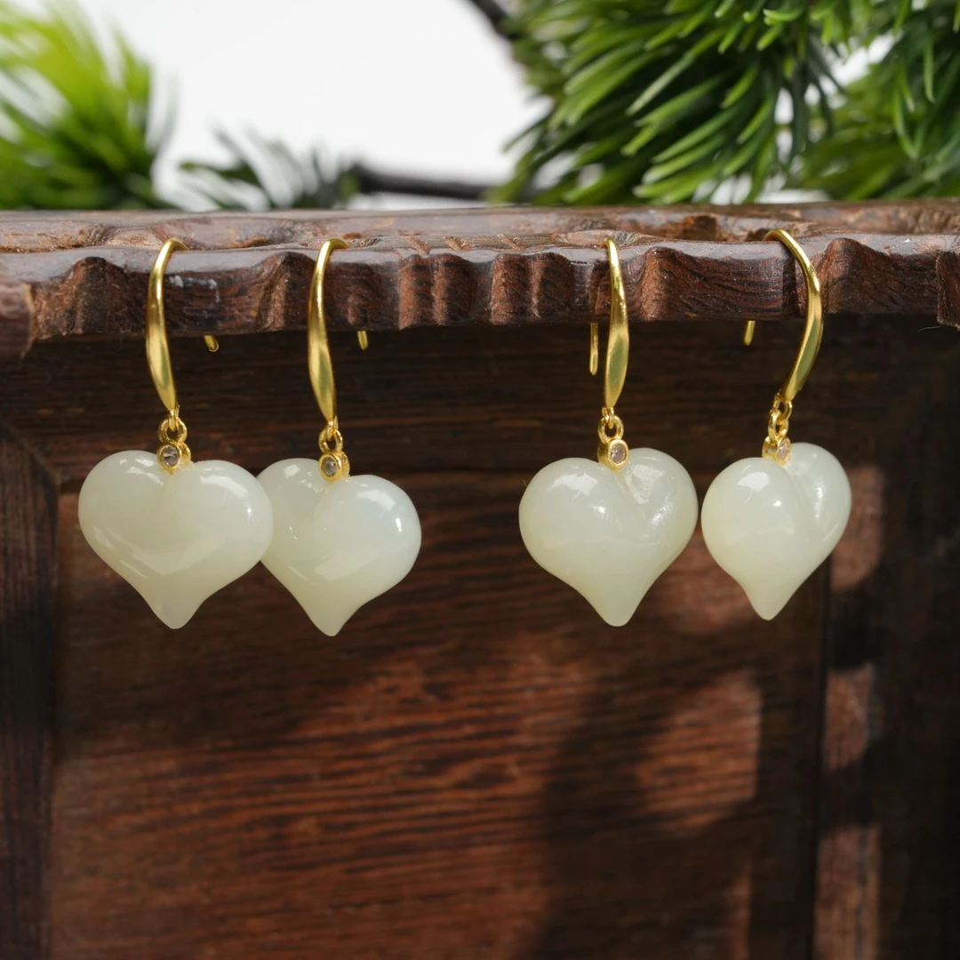 【小北珠宝】S925银镶嵌和田玉心形耳钩【多样性发一件】27-BH09X904