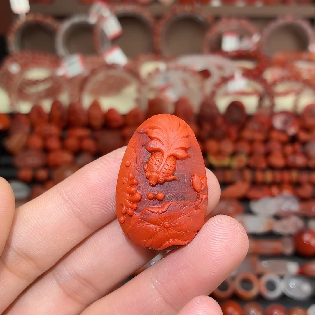 南红玛瑙未镶嵌颈饰年年有鱼吊坠