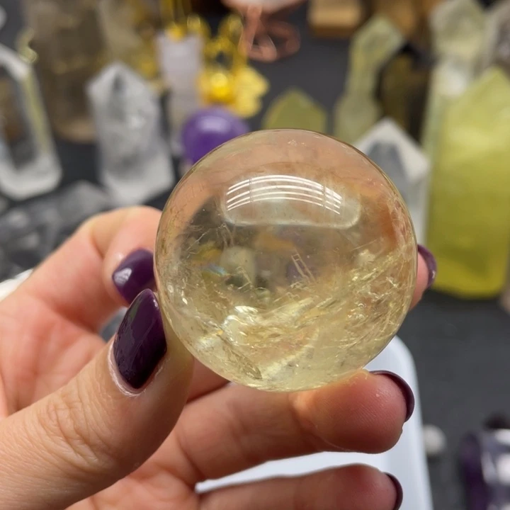 水晶16未镶嵌L***?黄水球