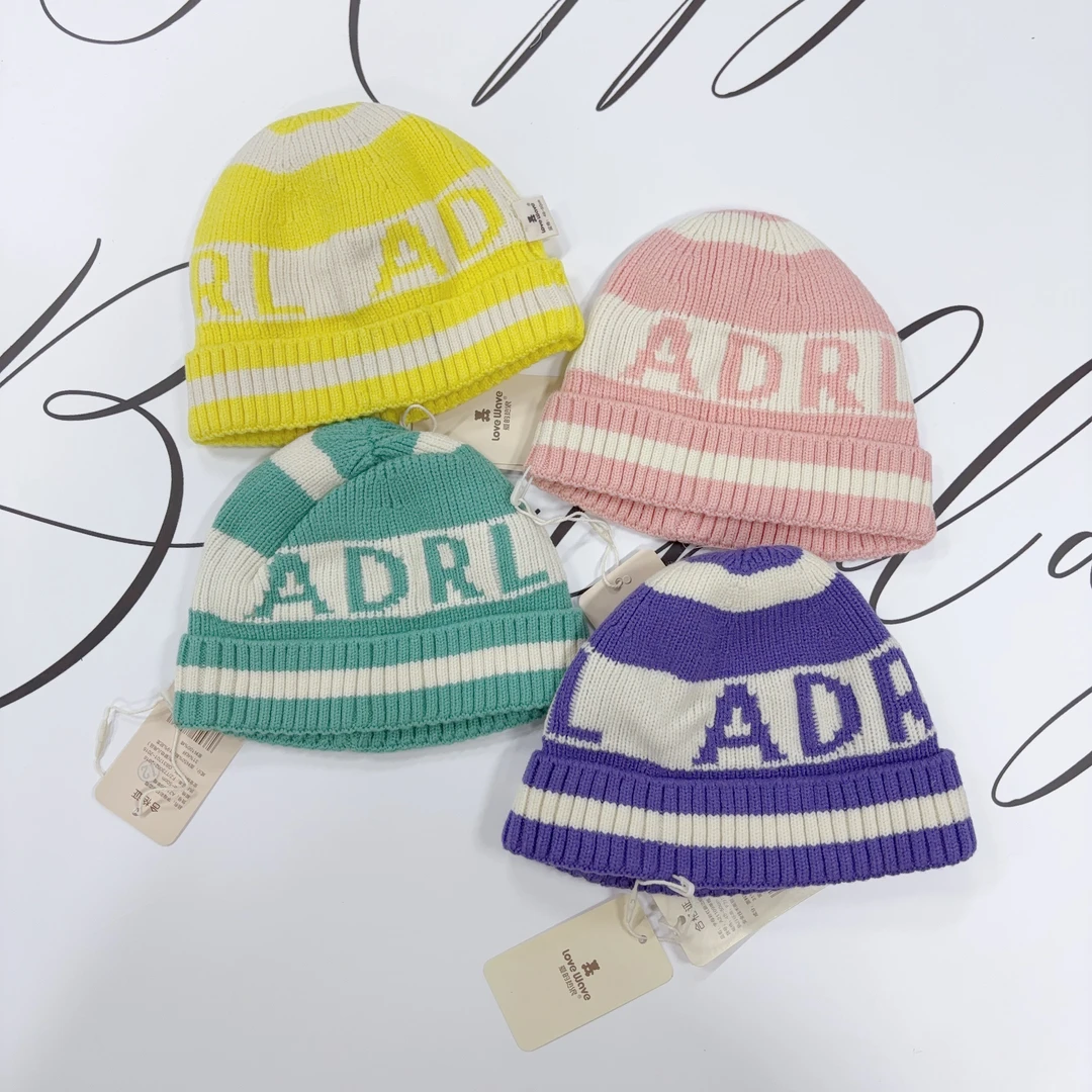 21109字母彩虹翻边帽子