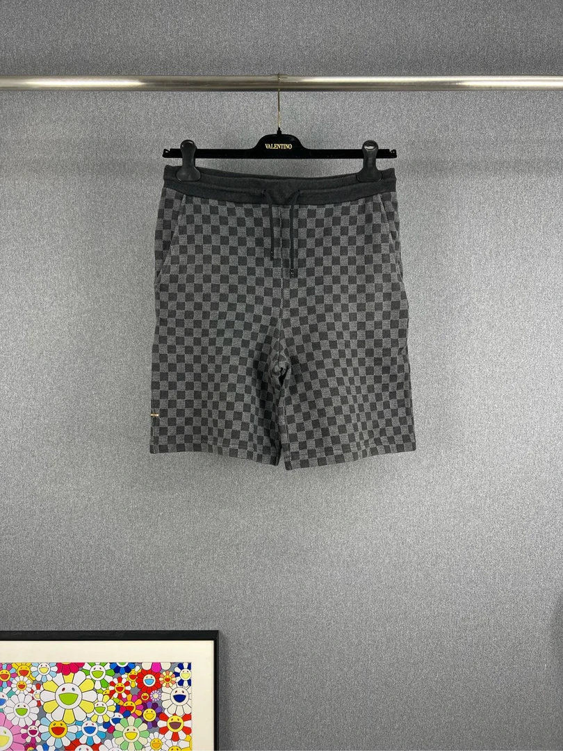 99新 YSL/圣罗兰  LOUIS VUITTON LV棋盘格短裤 S码 99新 12297