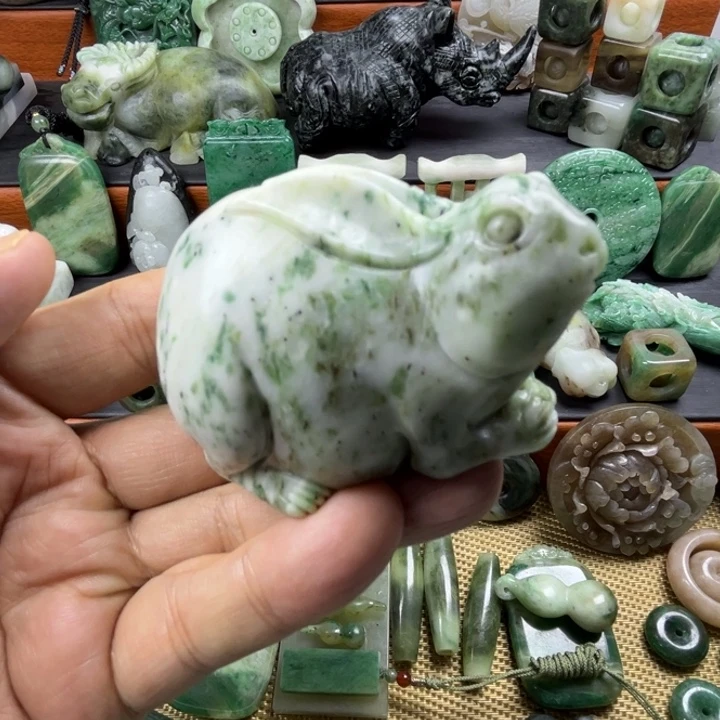 独山玉未镶嵌珠宝半成品