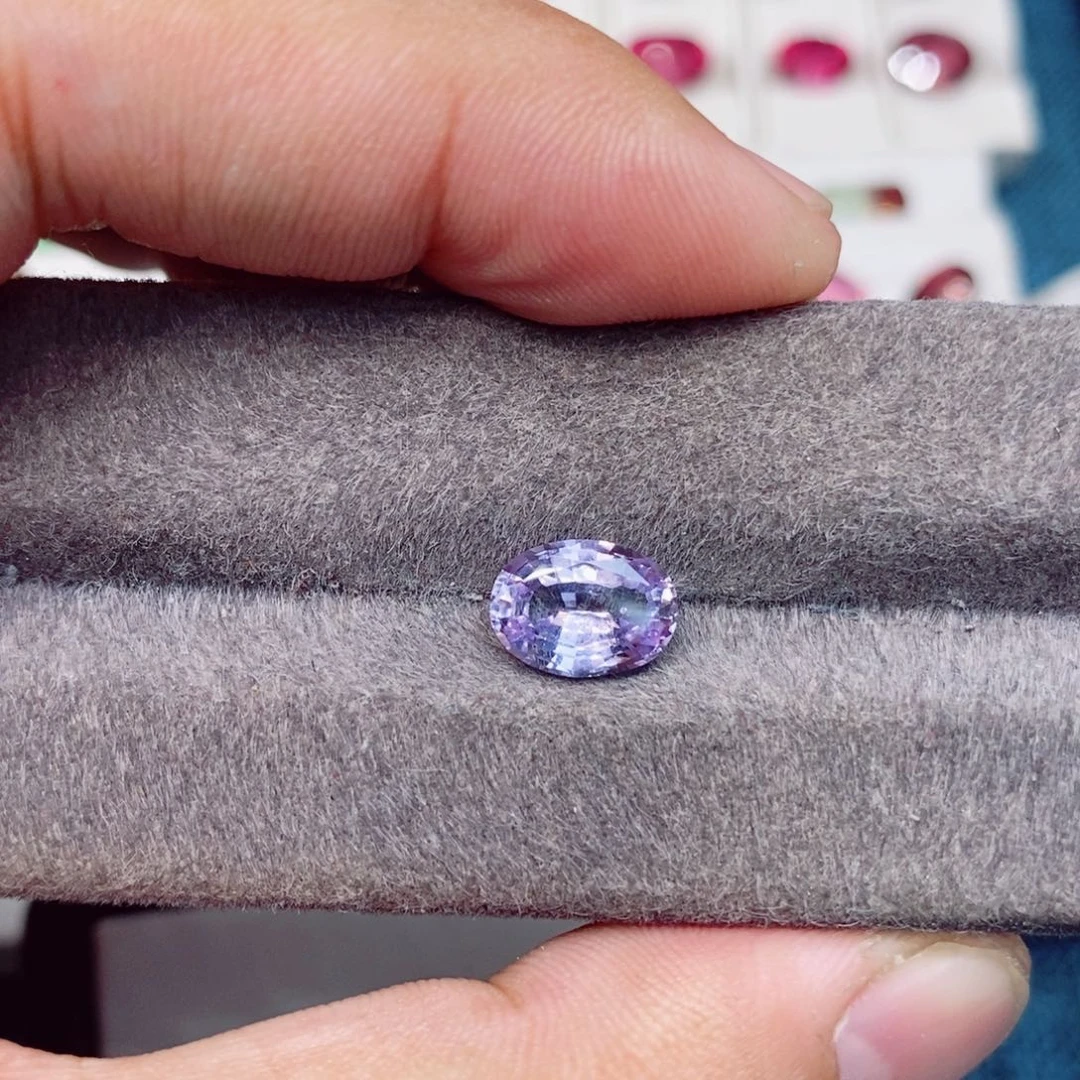 蓝宝石裸石未镶嵌薰衣草蓝宝石2.4克拉