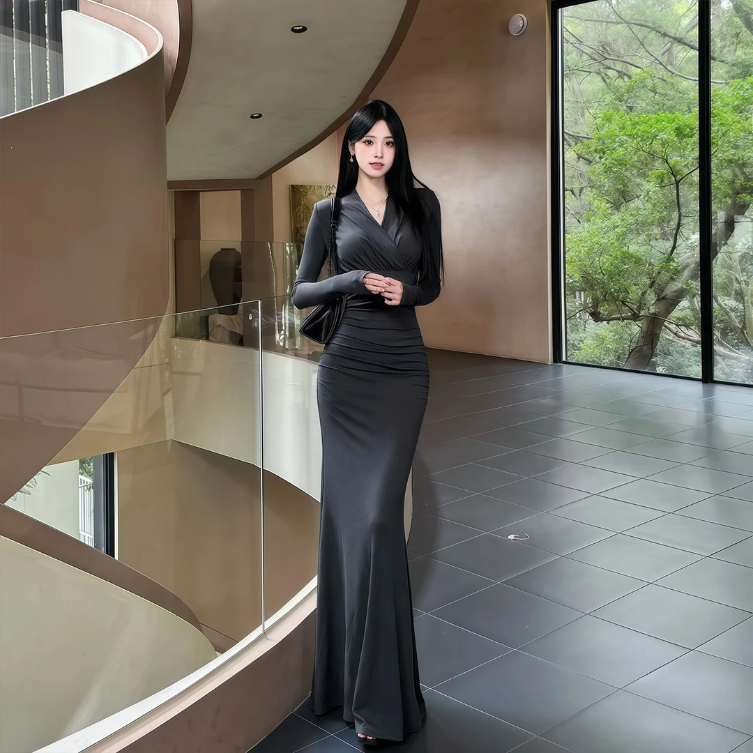 性感纯欲V领长袖连衣裙女秋季新款褶皱修身显瘦高级感包臀长裙