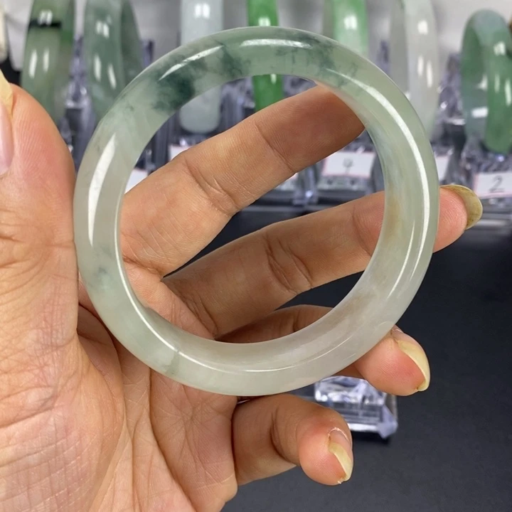 翡翠未镶嵌手镯翡翠未镶嵌手镯