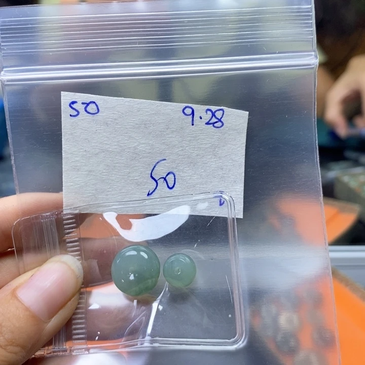 小***学定制翡翠未镶嵌不退