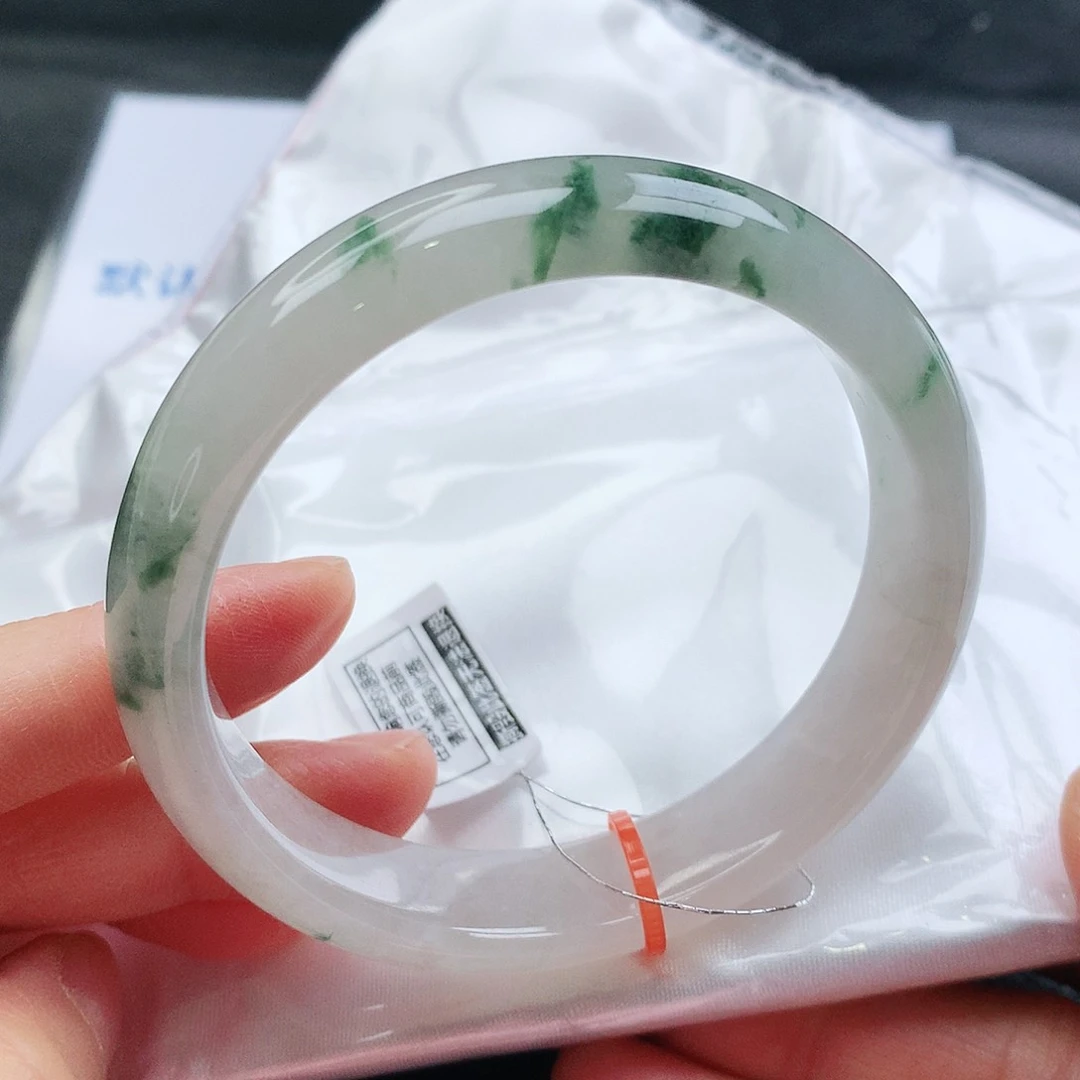 翡翠手镯未镶嵌天然翡翠手镯