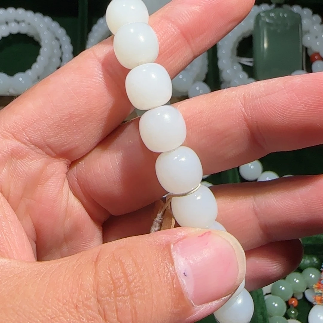 和田玉未镶嵌颈饰欢*逗