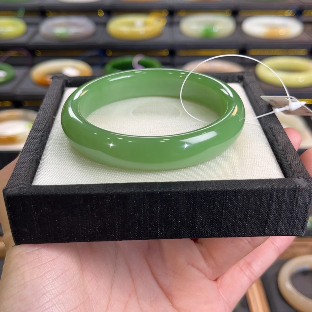 和田玉未镶嵌手镯高阶粉绿