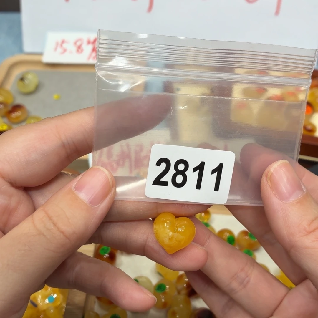 琥珀未镶嵌珠宝奇石