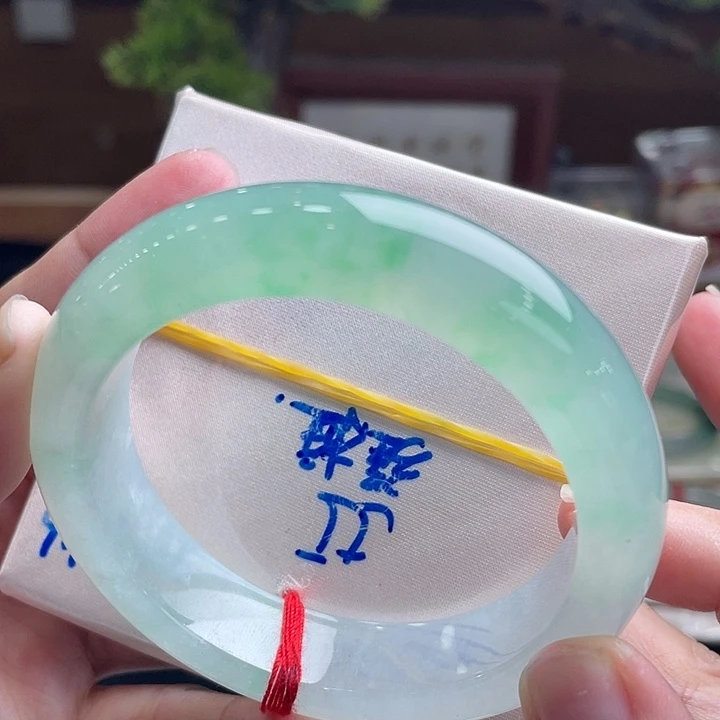 翡翠未镶嵌手镯55甜甜圈