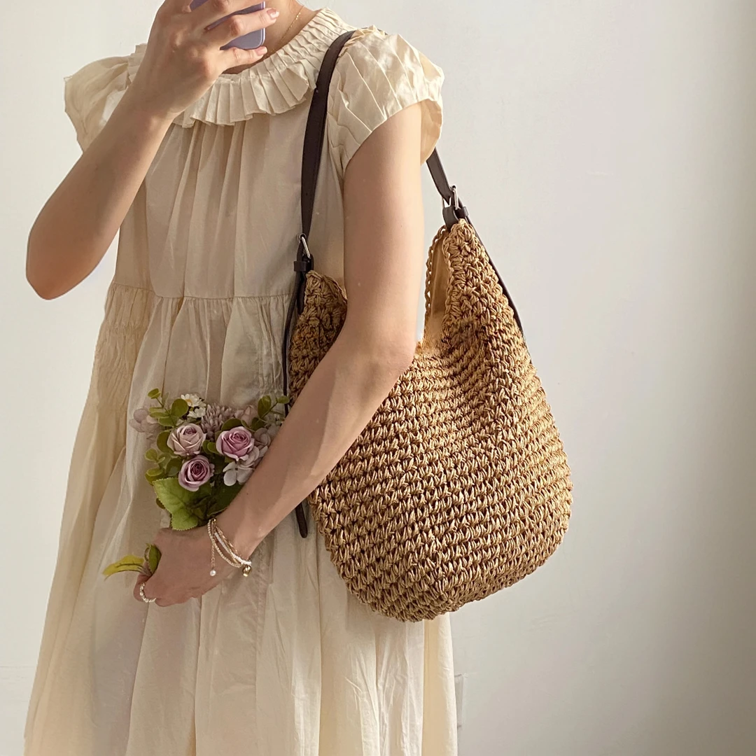 宽肩带编织托特包小众休闲大容量草编水桶斜挎包文艺风编织单肩包