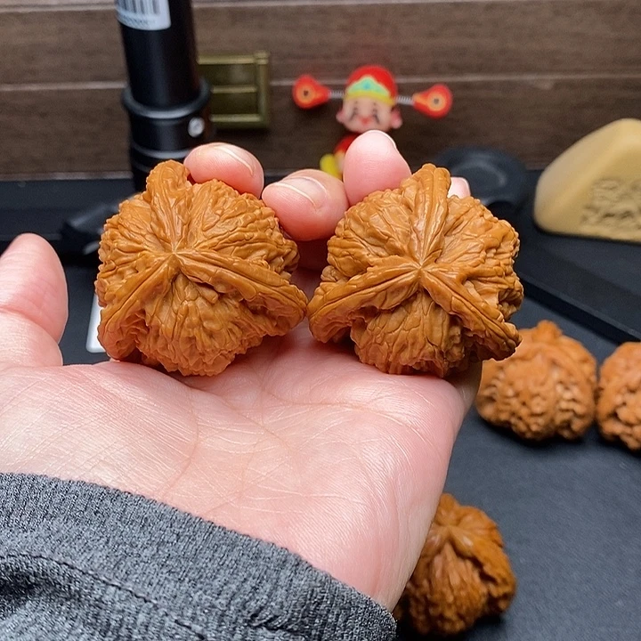 对***歌把件文玩核桃白奔