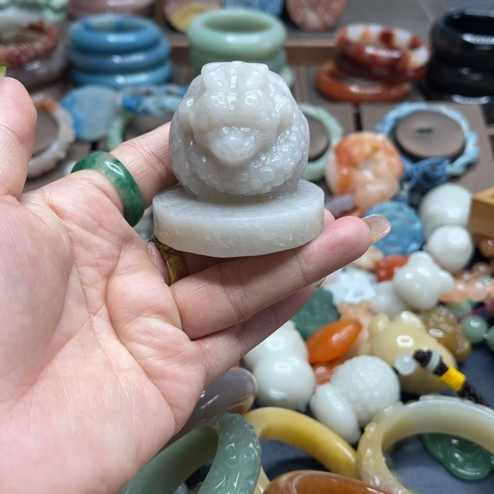 石英质玉（黄龙玉）合金颈饰
