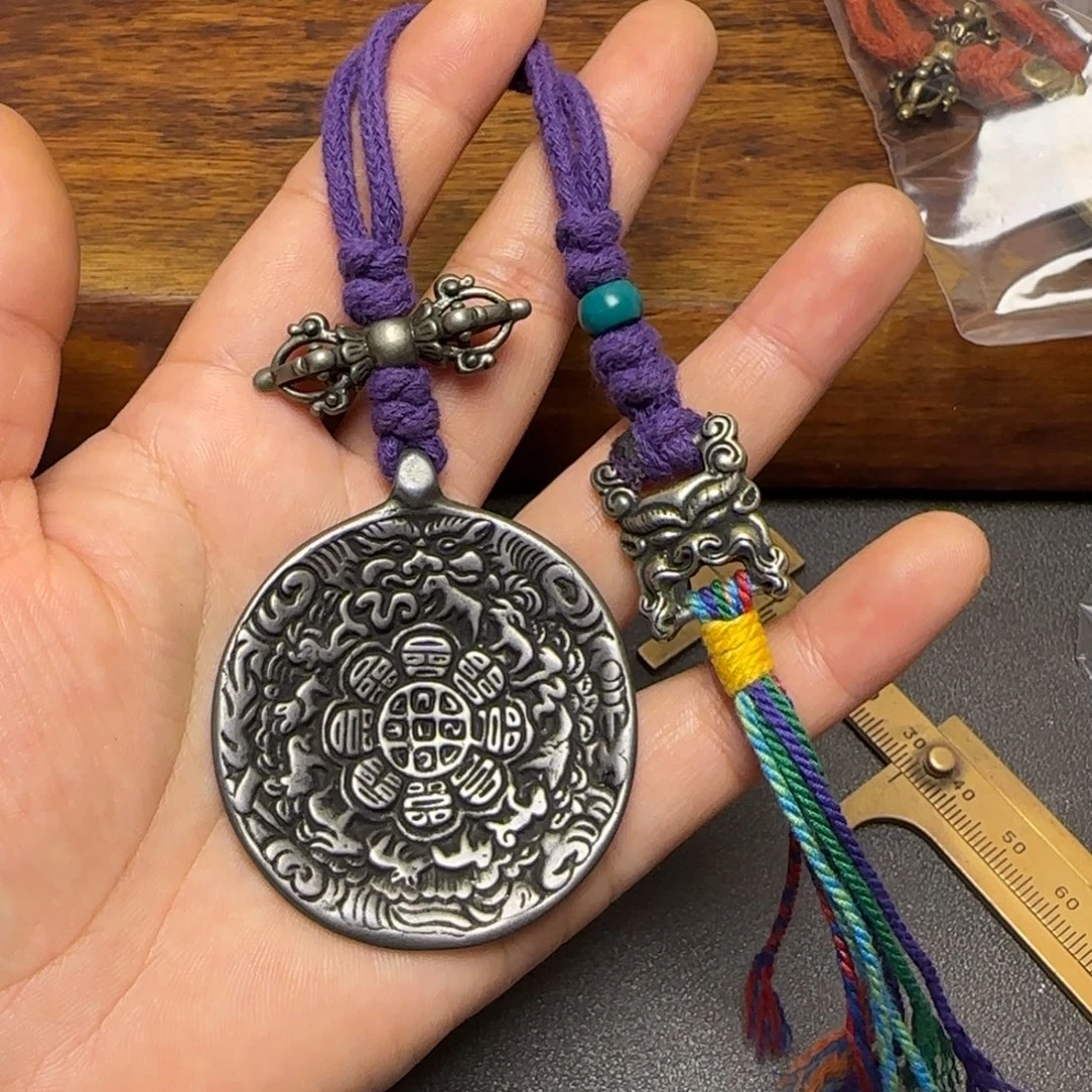 昆***叔泥塑藏传牌子…………