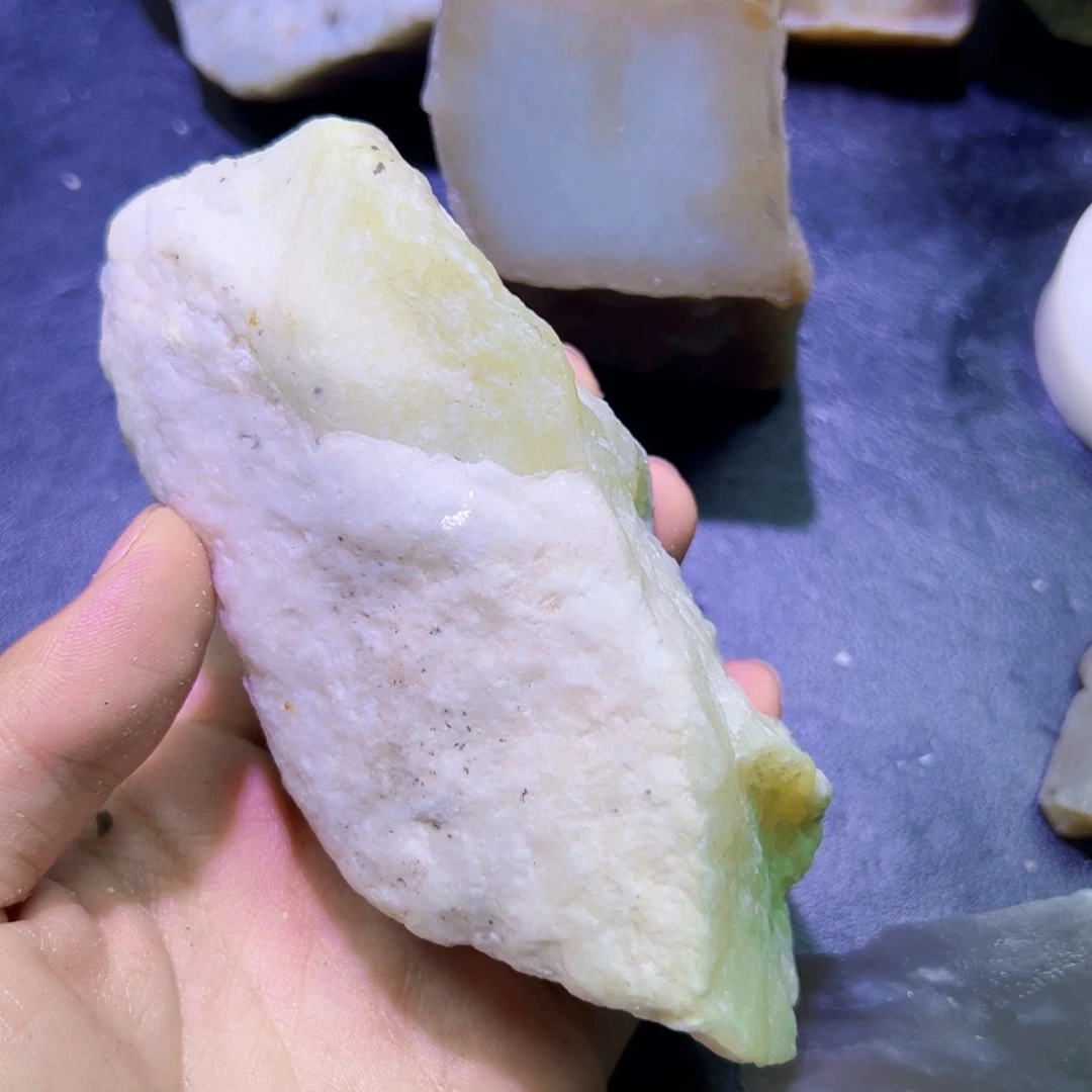 和田玉（糖玉）未镶嵌珠宝半成品