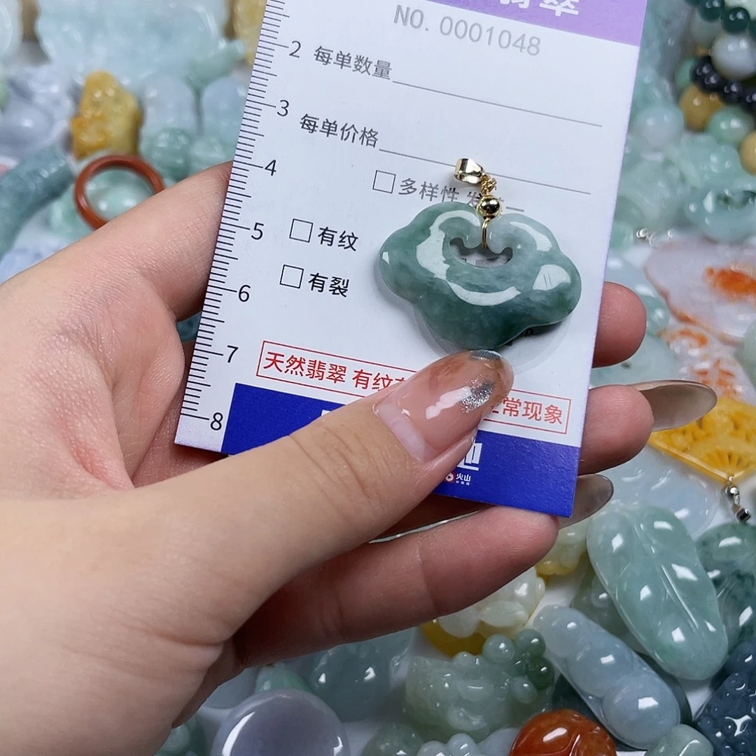 翡翠未镶嵌颈饰1048