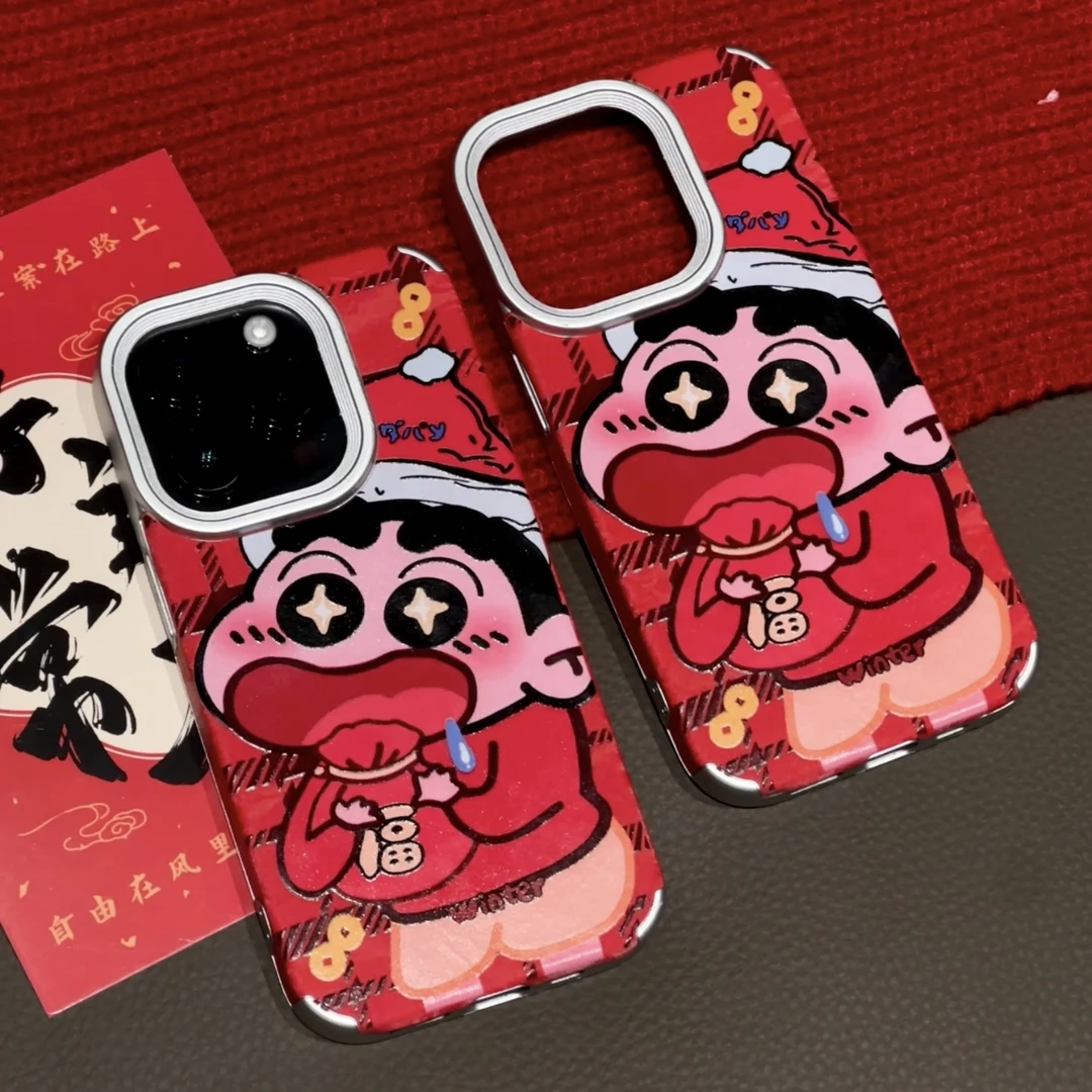 新春可爱福袋小新适用苹果16promax手机壳13红色iPhone15/14卡通