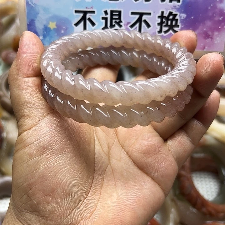 未镶嵌手镯石英岩玉