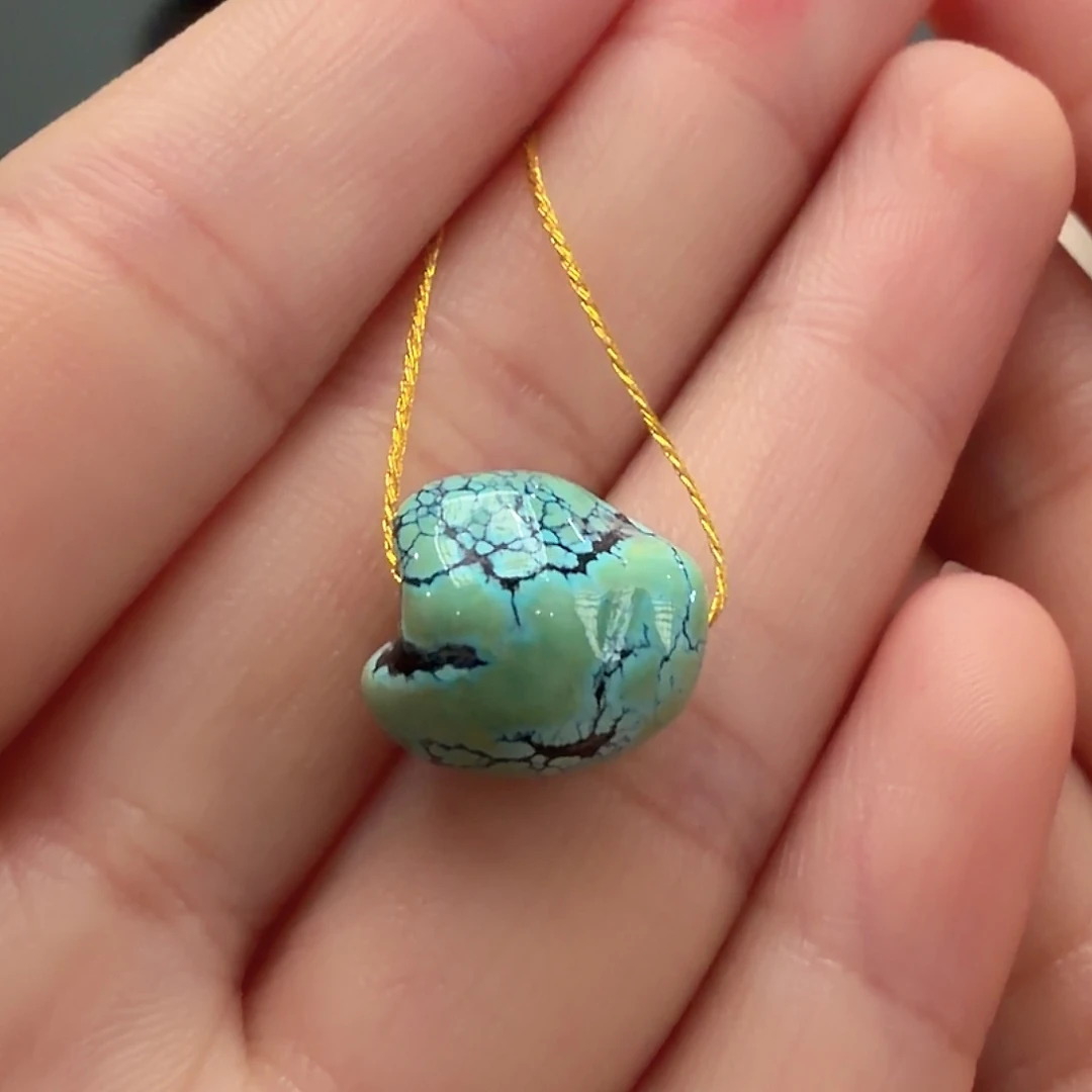 绿松石未镶嵌颈饰