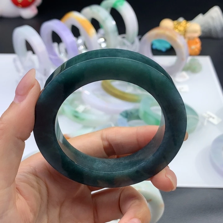 未镶嵌手镯定制翡翠消****师
