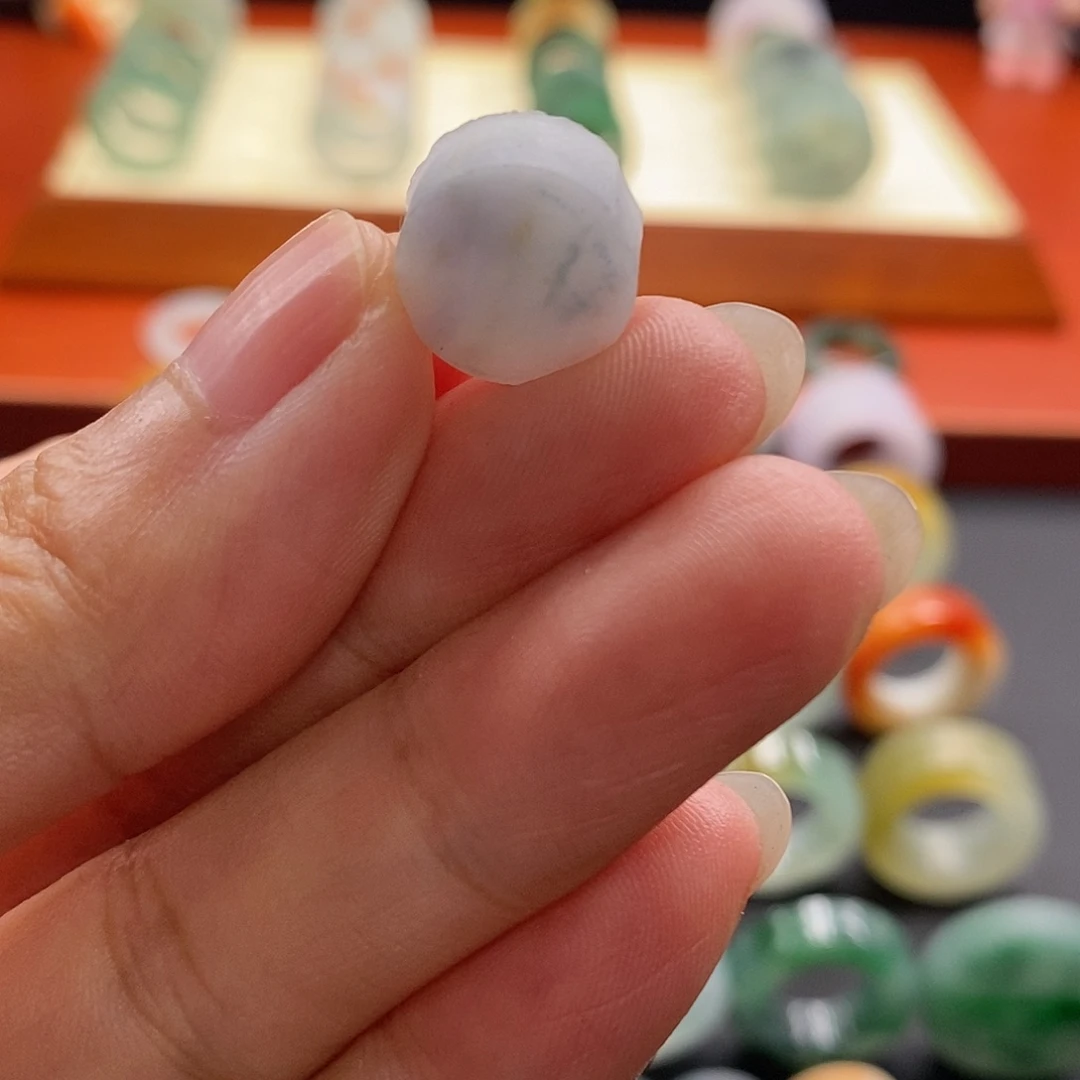 苏***轼未镶嵌定制翡翠翡翠