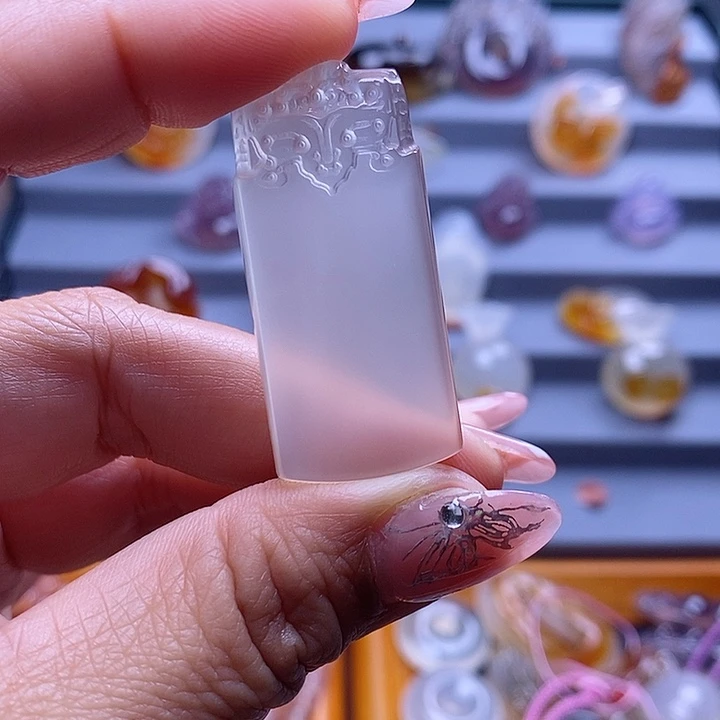 玛瑙/玉髓颈饰未镶嵌