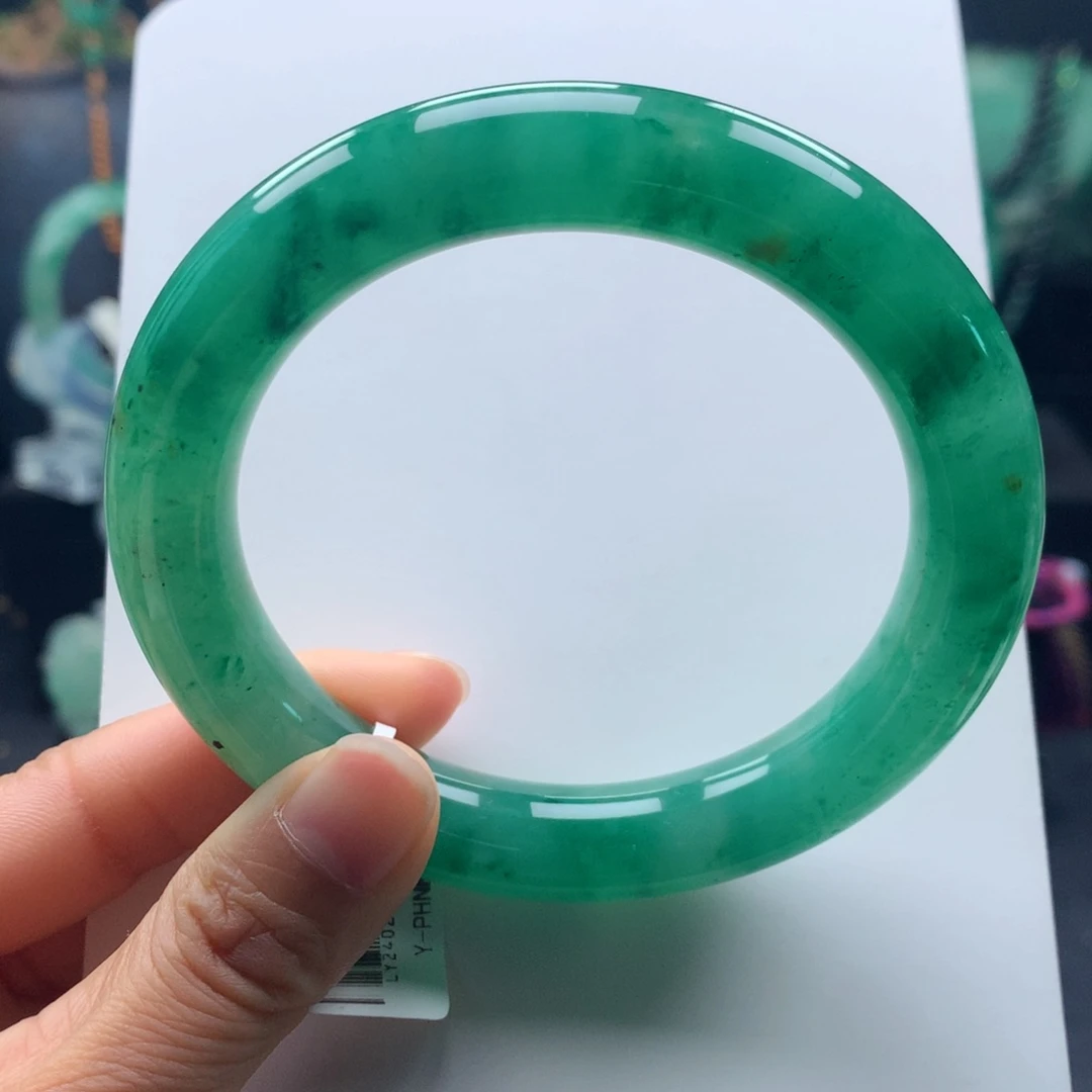 未镶嵌手镯石英质玉