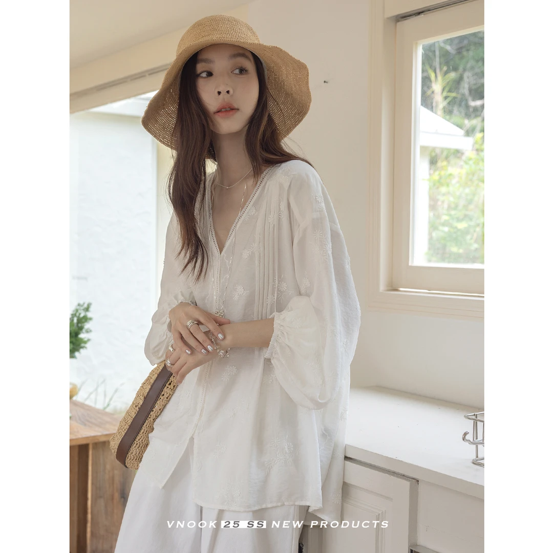vnook提花V领罩衫女宽松花边九分袖高级感小众薄款灯笼袖防晒衬衫