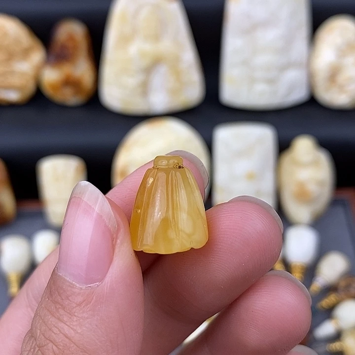 琥珀未镶嵌裸石莲蓬微瑕