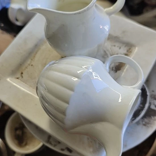 瓷发两个分茶分酒器！公道杯！