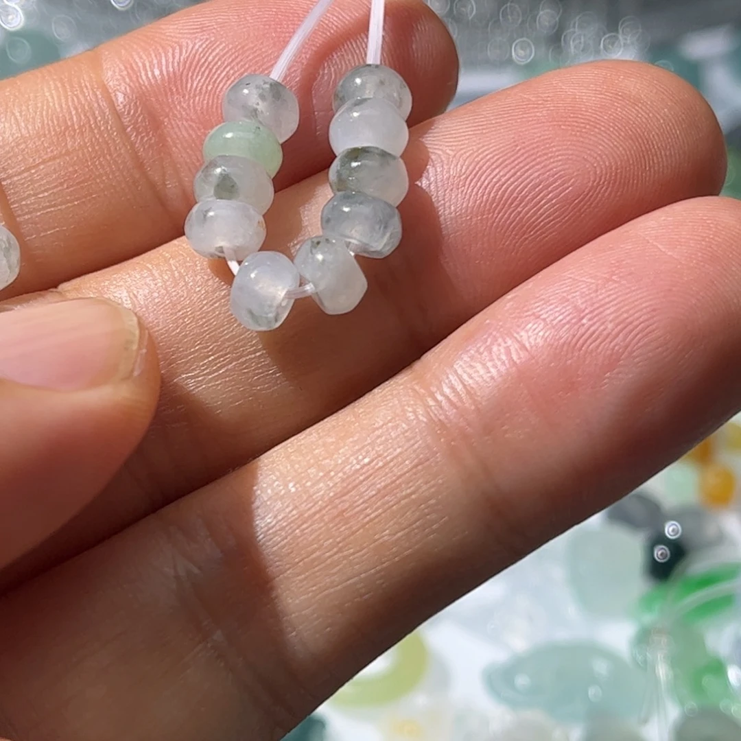 翡翠未镶嵌颈饰鼓珠
