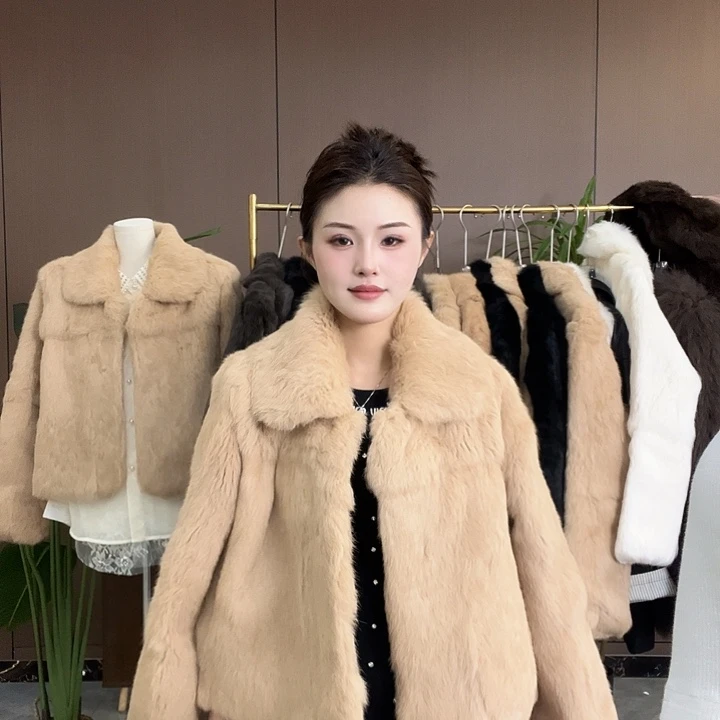 反季福利短款奶茶