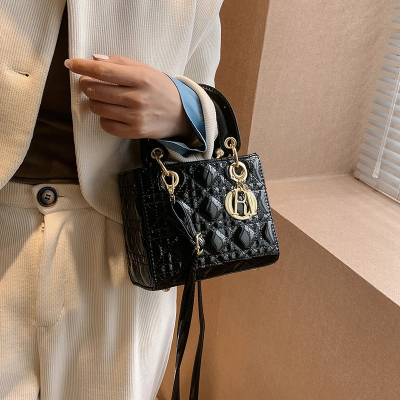 0032黑色戴妃包（长18高15厚11）气质时尚百搭单肩菱格洋气