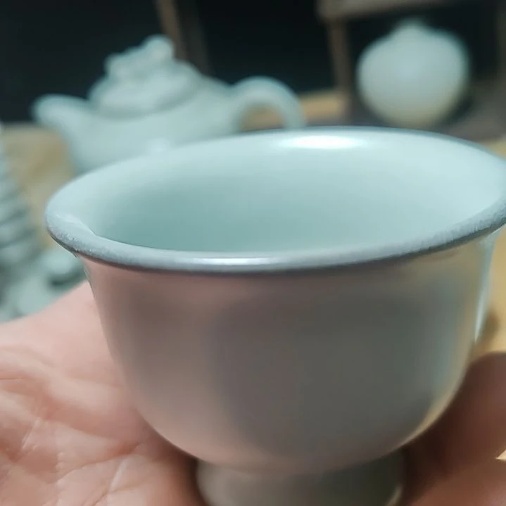 官瓷天青釉高脚杯