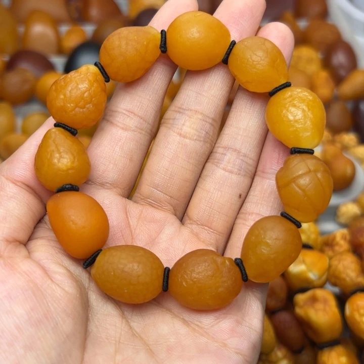 琥珀未镶嵌裸石天然蜜蜡