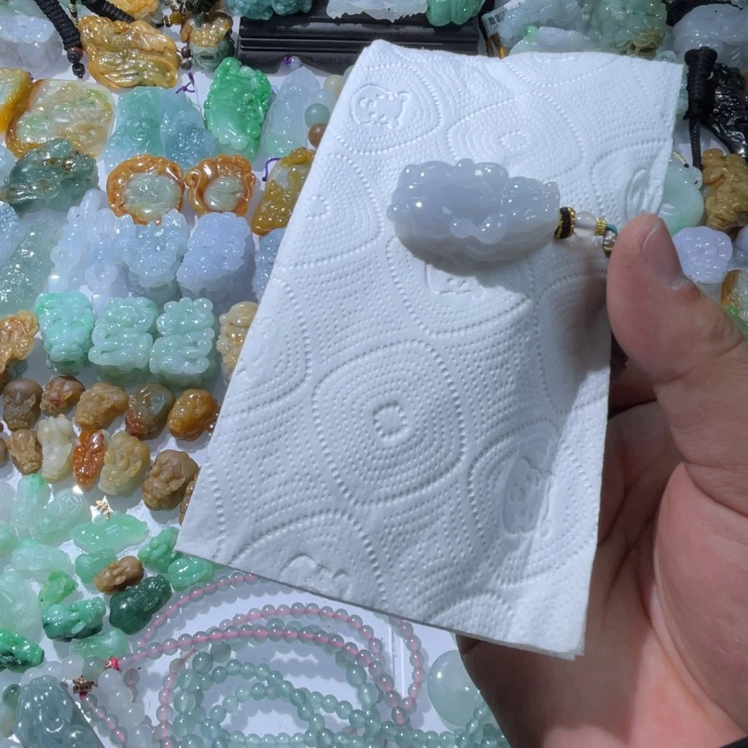 翡翠颈饰未镶嵌天然