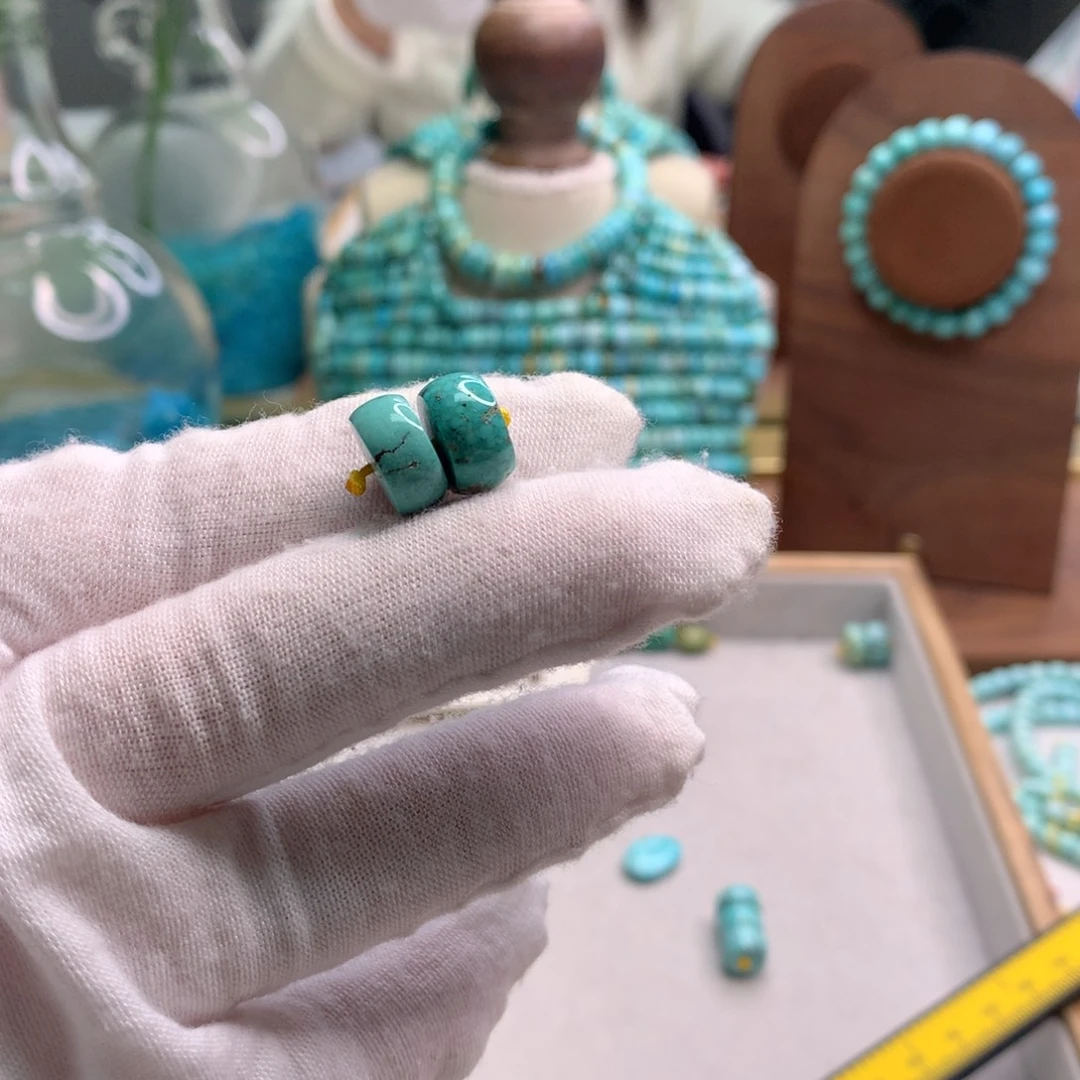 绿松石未镶嵌饰品