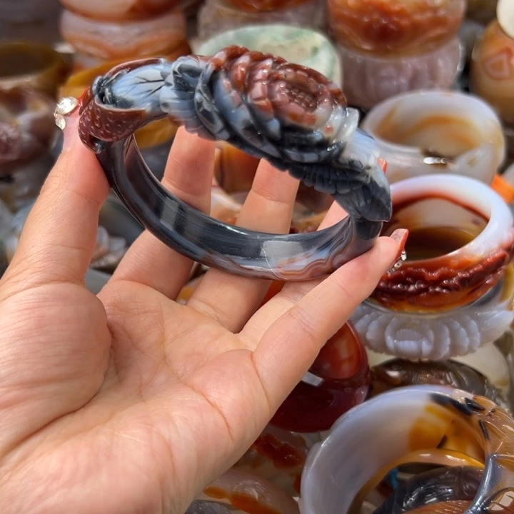 玛瑙/玉髓手镯未镶嵌向*葵一共580