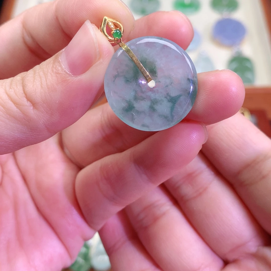 颈饰18K金镶嵌翡翠