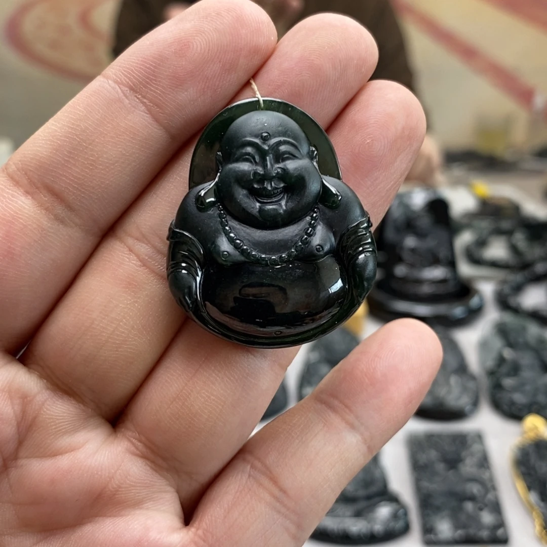 翡翠未镶嵌颈饰佛公