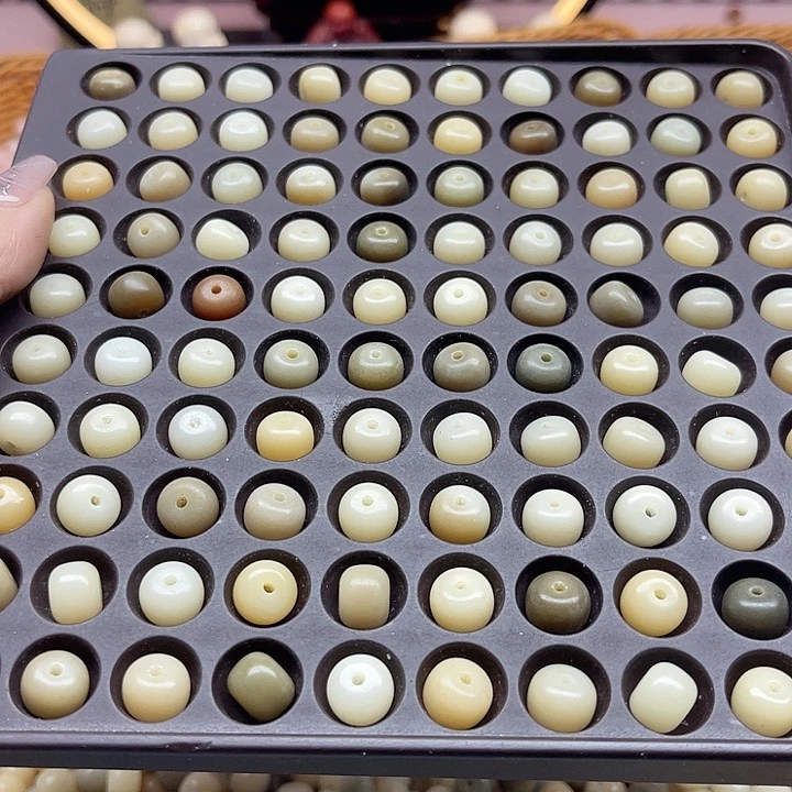 白玉菩提吊坠微瑕10/8糖果墩200卡灯牌宠200